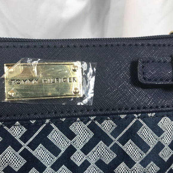 TOMMY HILFIGER Crossbody Purse - Picture 5 of 5